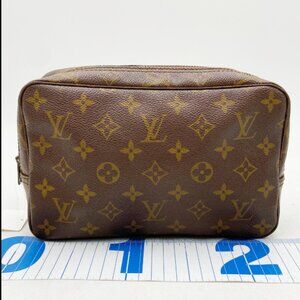 Louis Vuitton Monogram Trousse Toilette 23 Bag